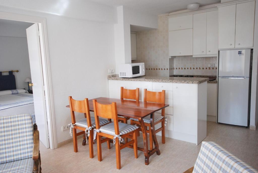 Apartamentos Concorde Alicante Bilik gambar