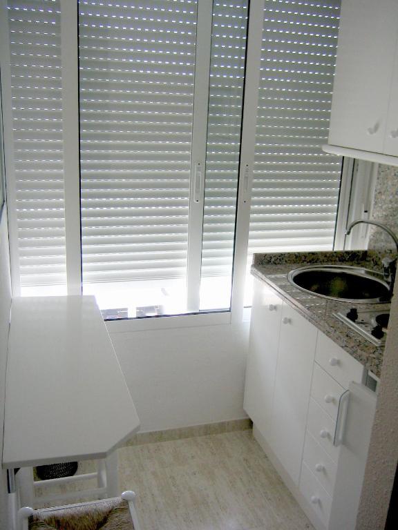 Apartamentos Concorde Alicante Bilik gambar