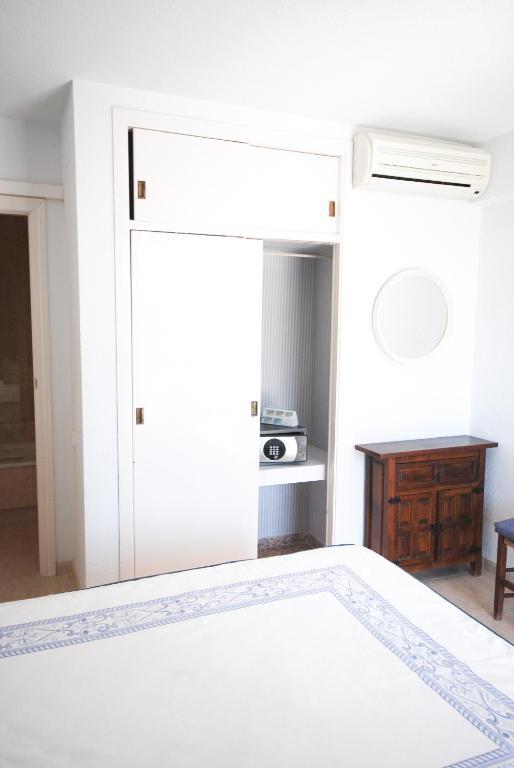 Apartamentos Concorde Alicante Bilik gambar