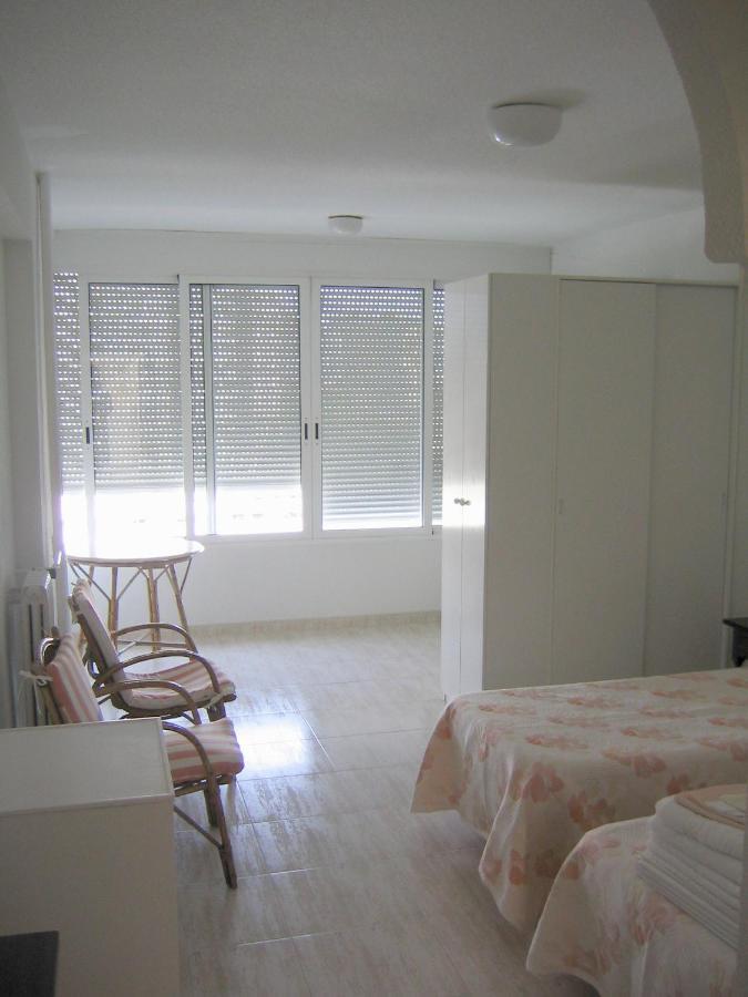 Apartamentos Concorde Alicante Bilik gambar